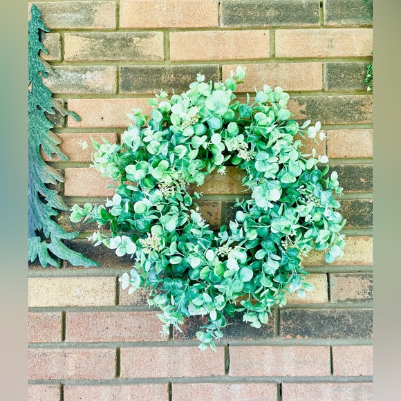 Seeded Baby Eucalyptus Twig Wreath - Picture 6 of 12